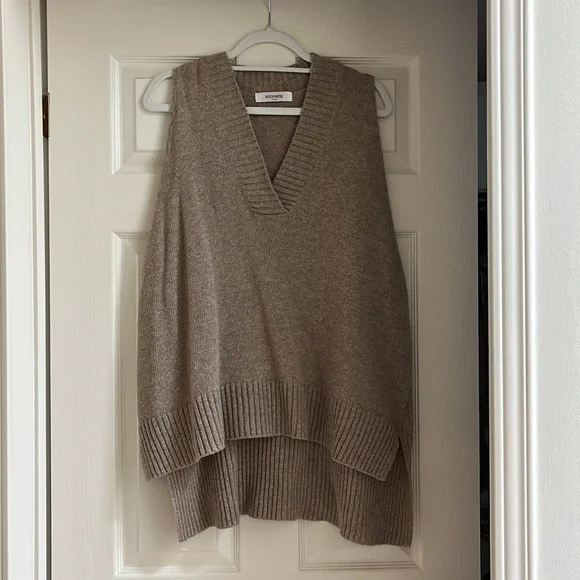 Storets Knit Vest - Picture 3 of 5